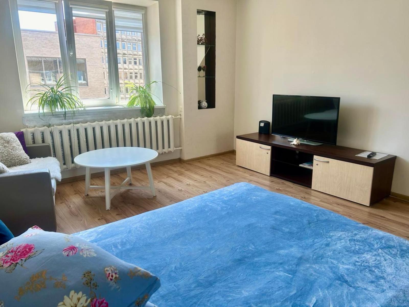 Cozy Apartment In The City Center Siauliai  Ngoại thất bức ảnh