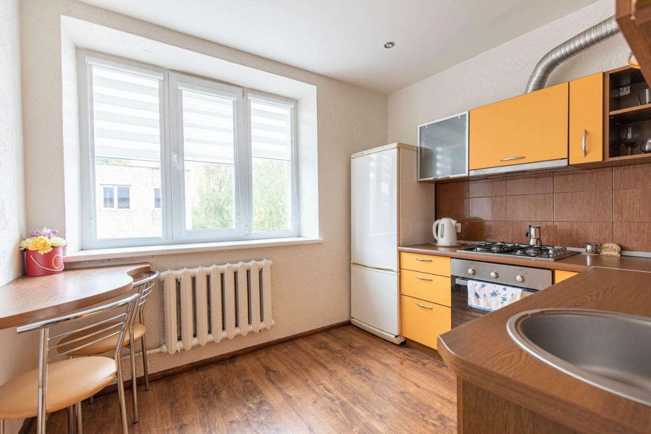 Cozy Apartment In The City Center Siauliai  Ngoại thất bức ảnh